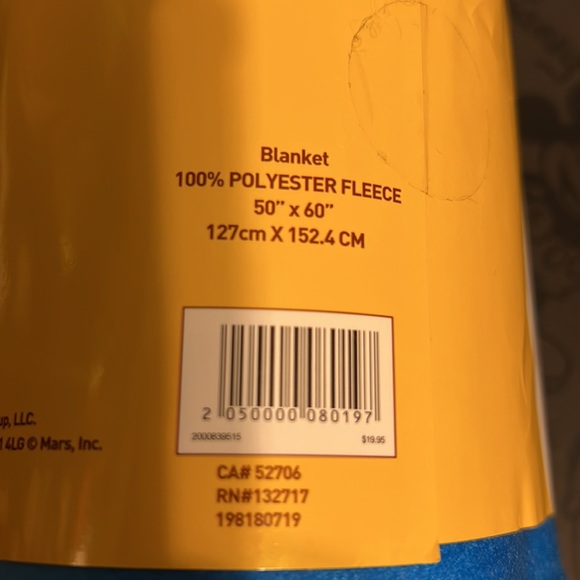 M&M’S Fleece Blanket still new size 50”x60” - Picture 5 of 5